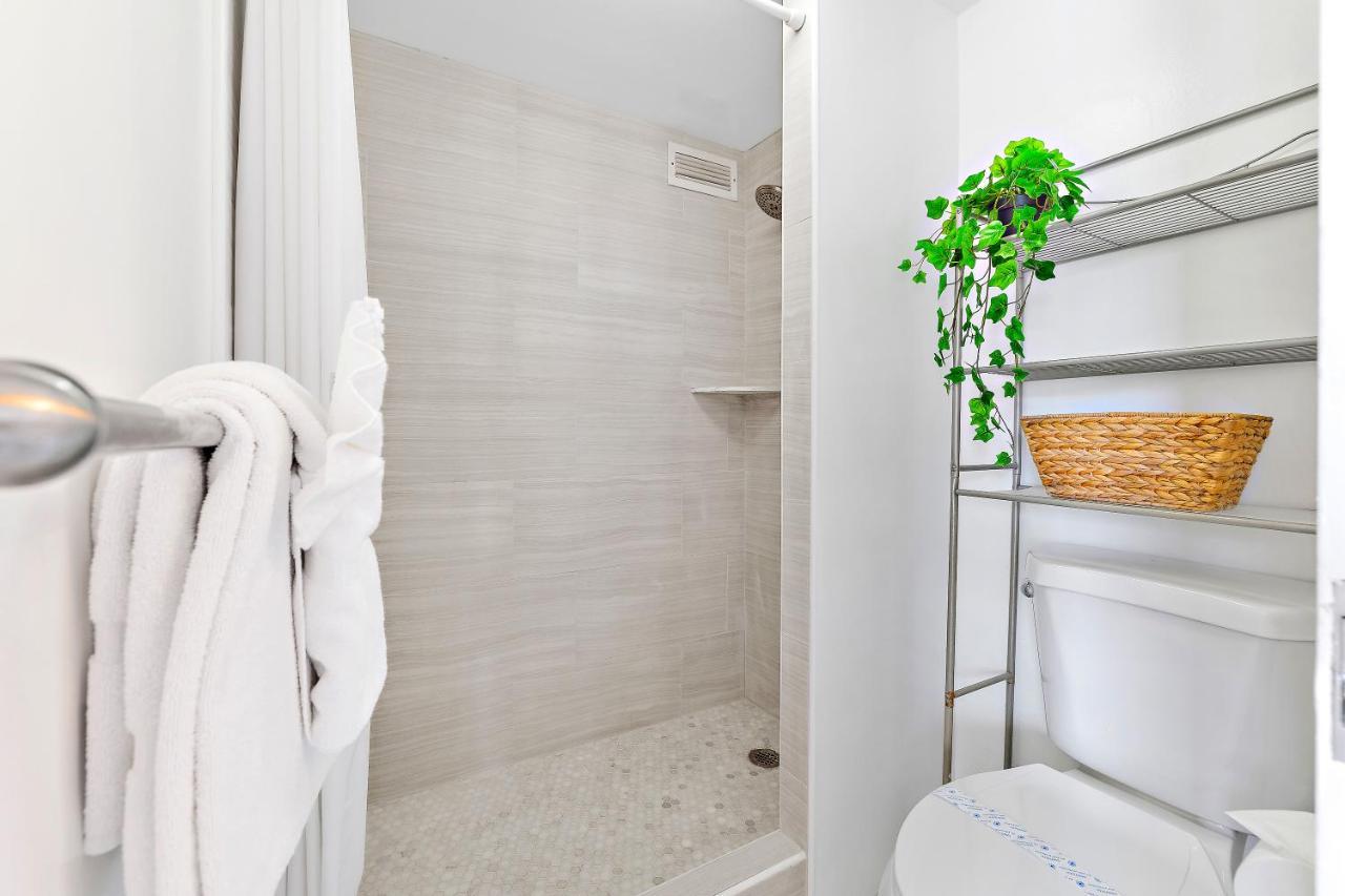 Beautiful Studio In The Heart Of Vibrant Waikiki Honolulu Exterior photo